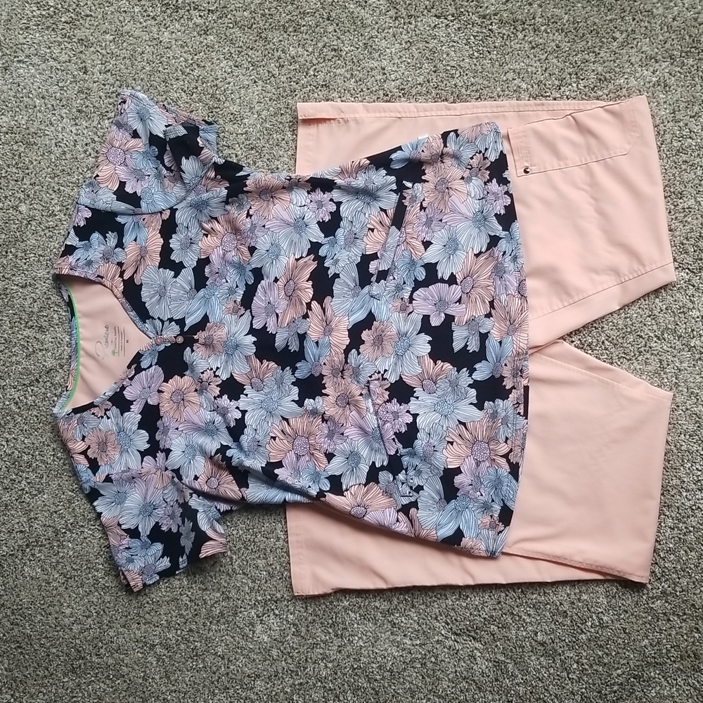 Healing hands premiere scrub set